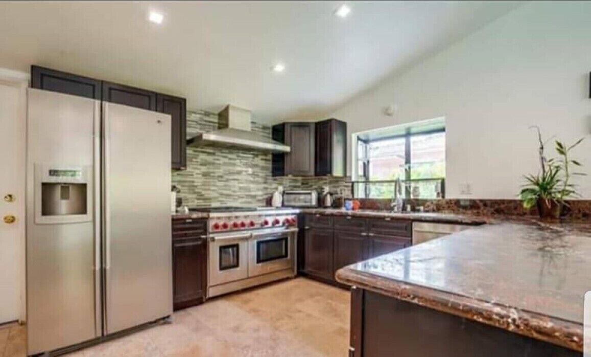 Photo of Kitchen in Woodland Hills