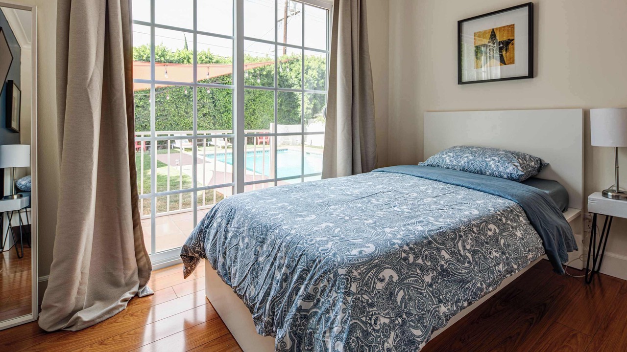 Photo of Bedroom in Encino