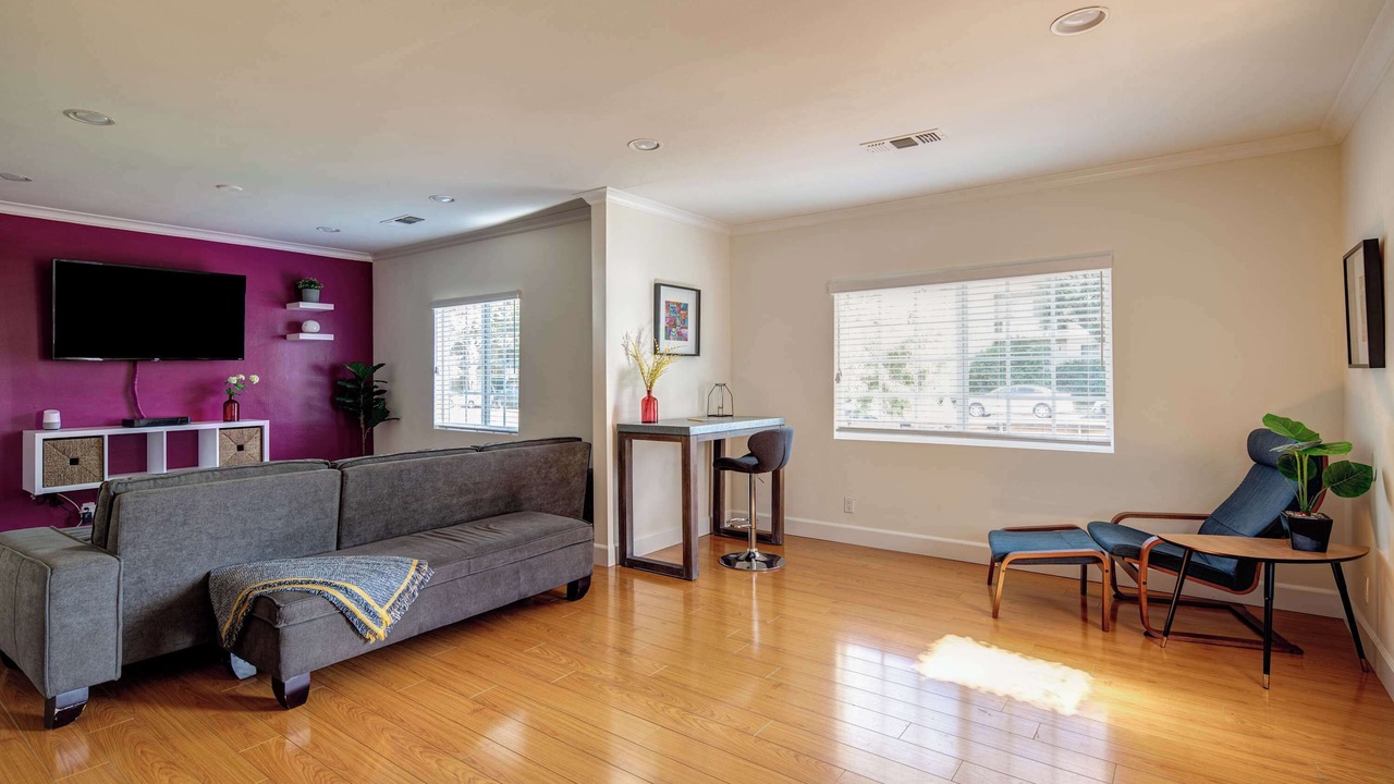 Photo of Livingroom in Encino