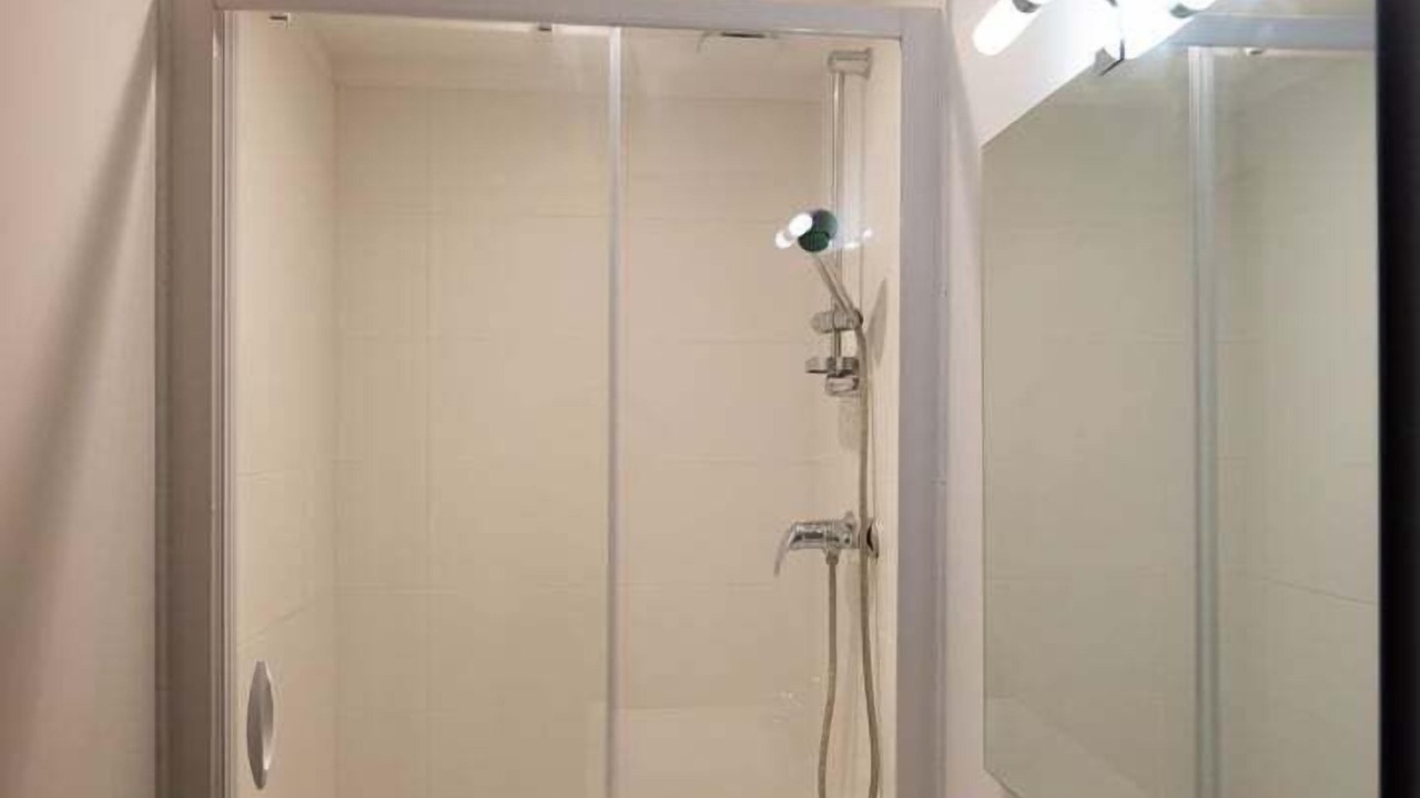 Photo of Bathroom in Stalingrad - Lamothe