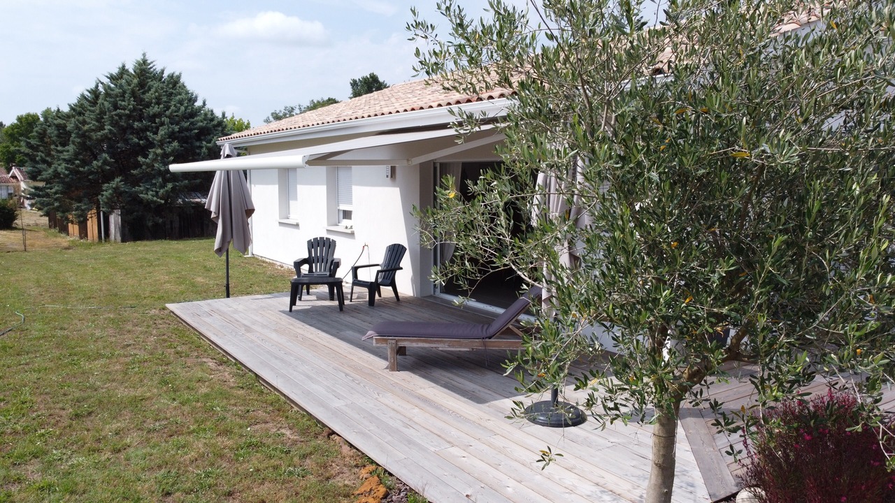 Photo of Patio Balcony in Salles