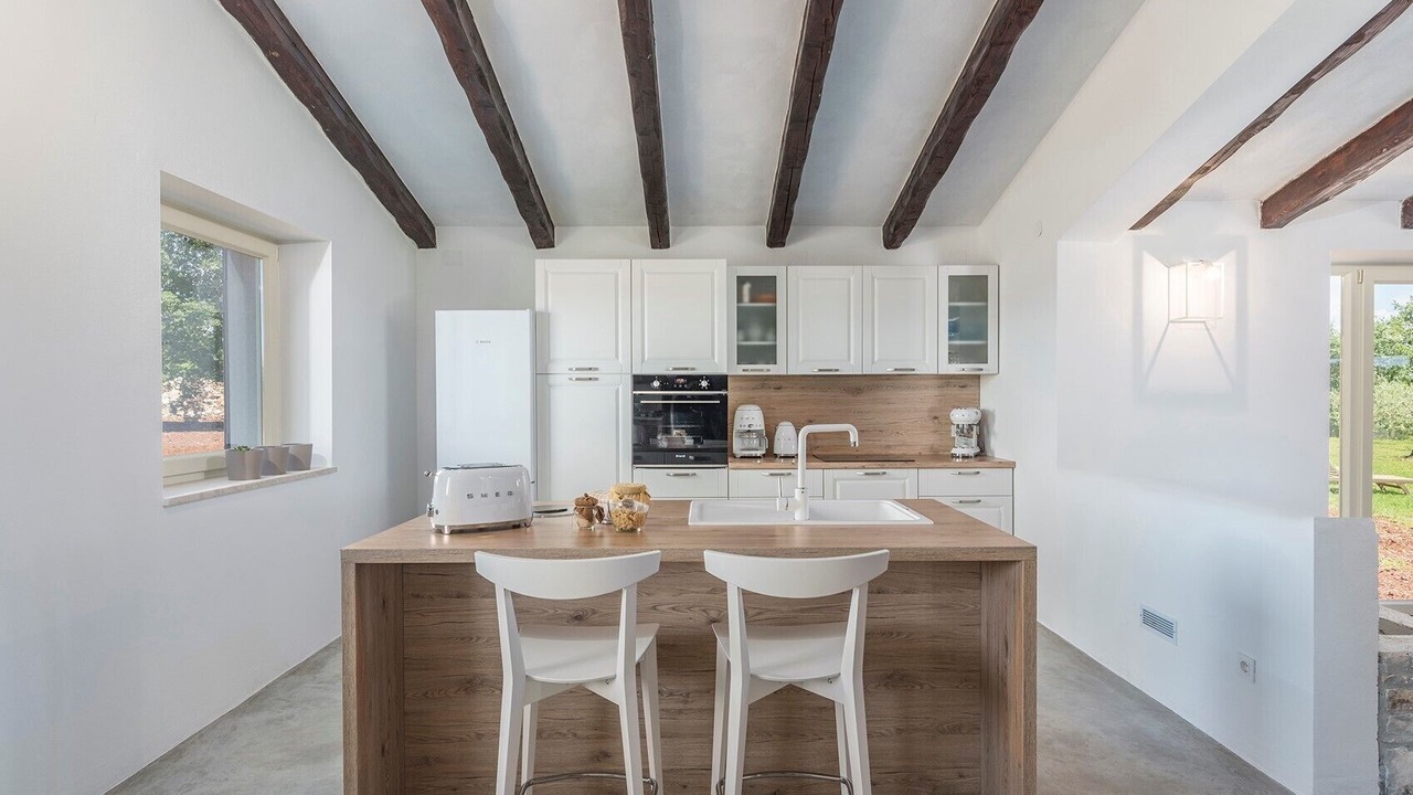 Photo of Kitchen in Tar