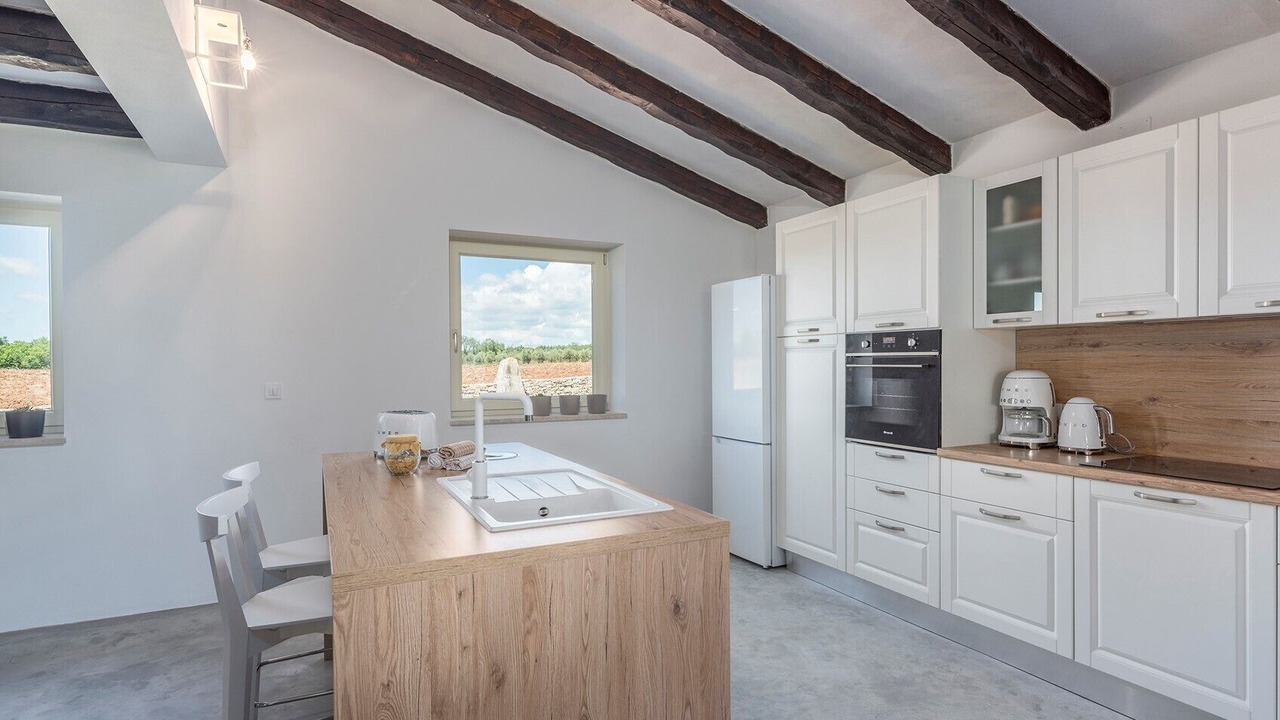 Photo of Kitchen in Tar