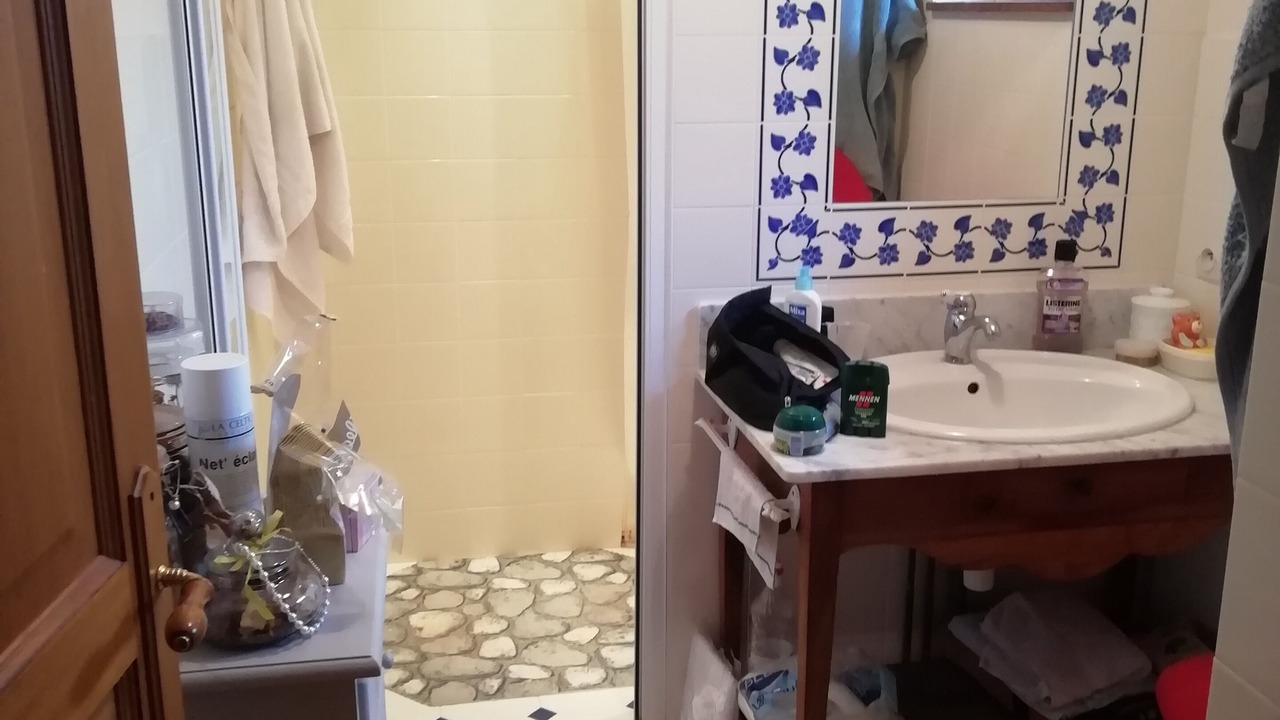 Photo of Bathroom in Scoury