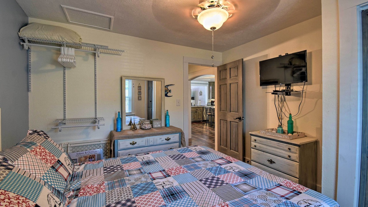 Photo of Bedroom in Deltaville