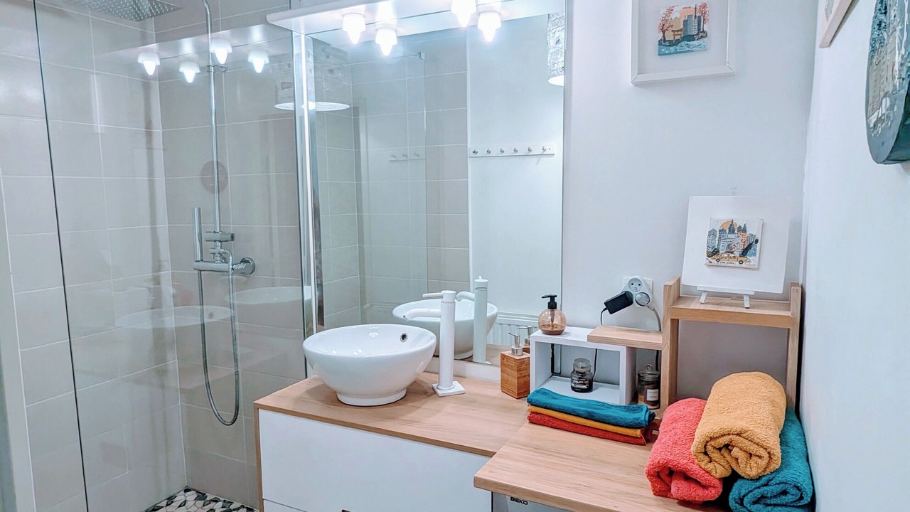 Photo of Bathroom in Aiguerelles