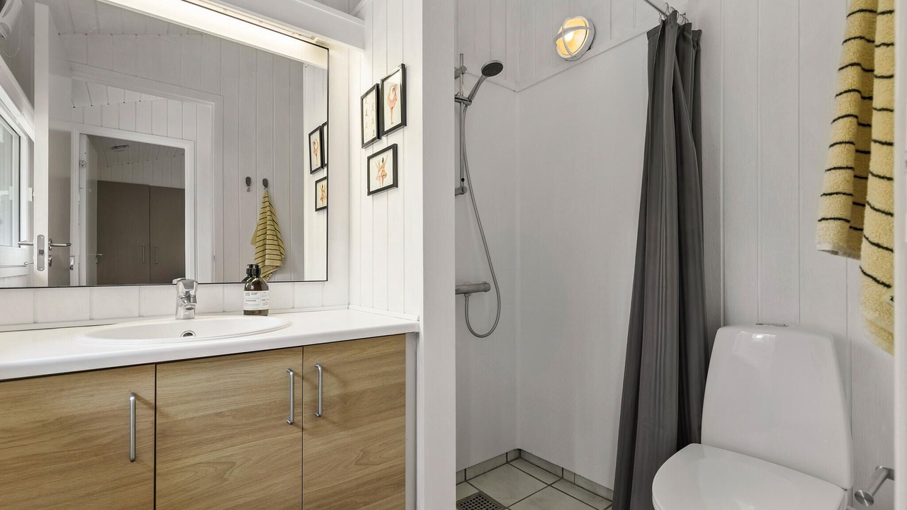 Photo of Bathroom in Femmøller