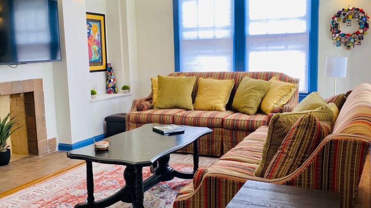 Photo of Livingroom in Tobin Hill