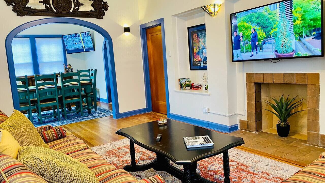 Photo of Livingroom in Tobin Hill