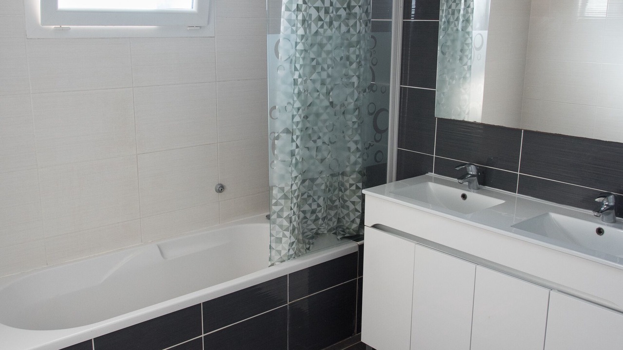 Photo of Bathroom in Lunel