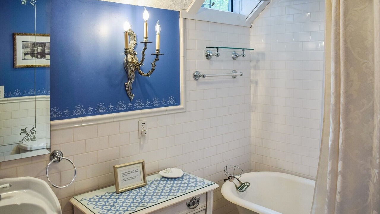 Photo of Bathroom in Inlet