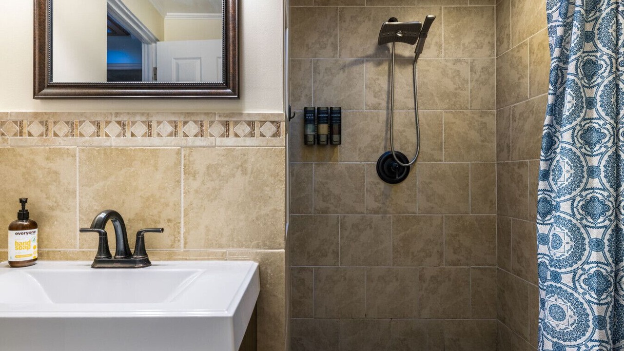 Photo of Bathroom in Etna