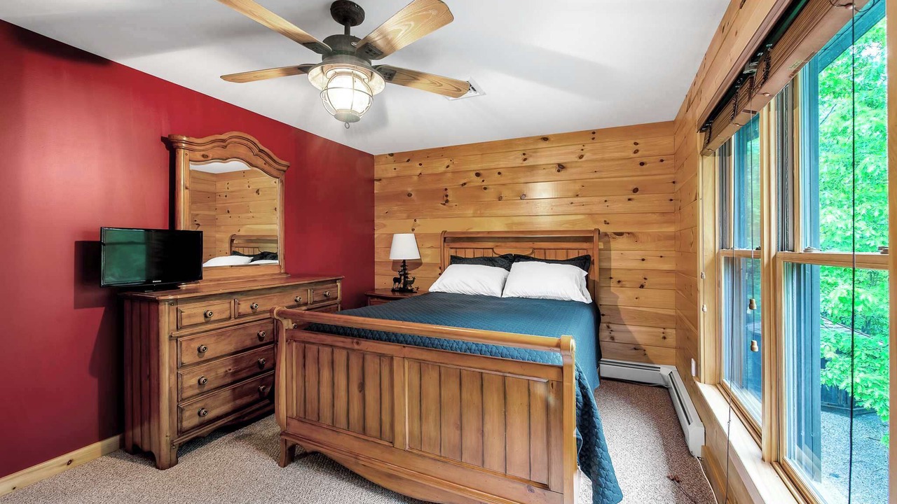 Photo of Bedroom in Lakeville