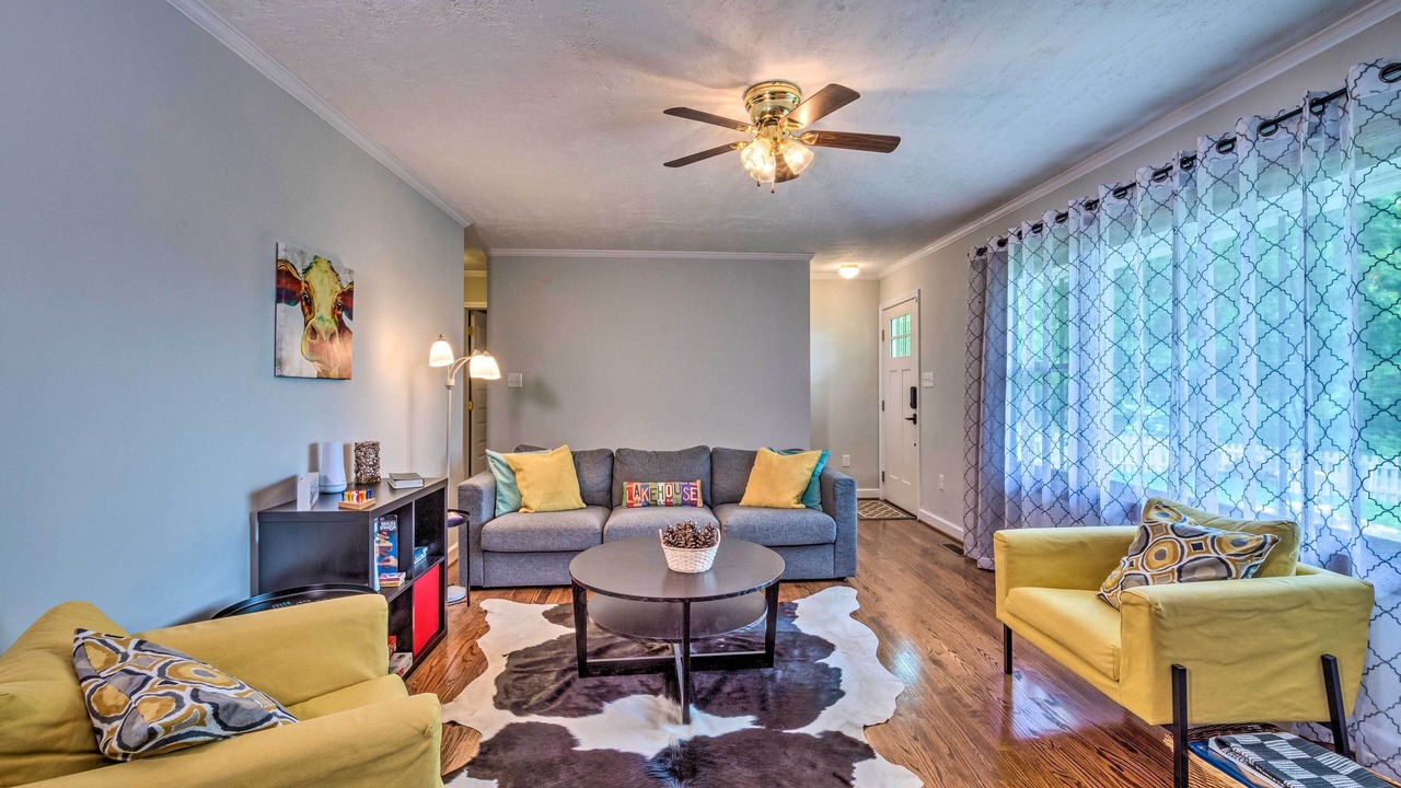 Photo of Livingroom in Byrdstown