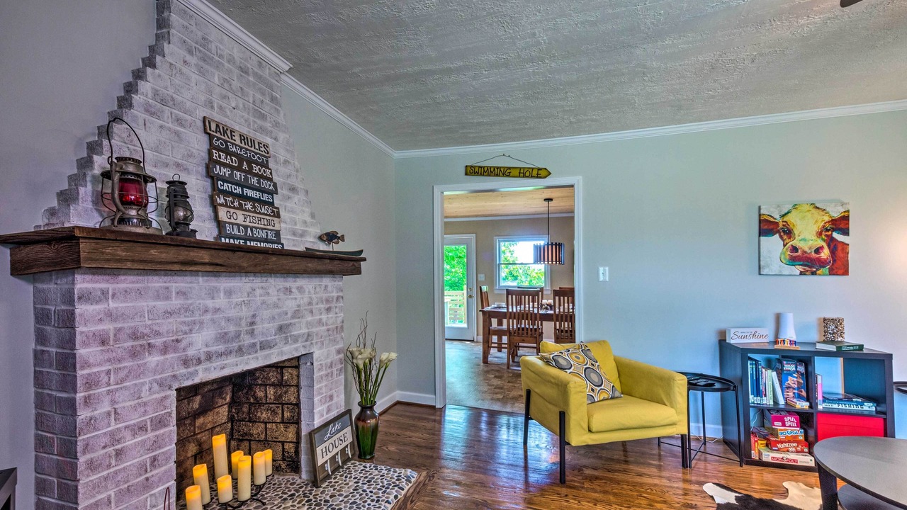 Photo of Livingroom in Byrdstown