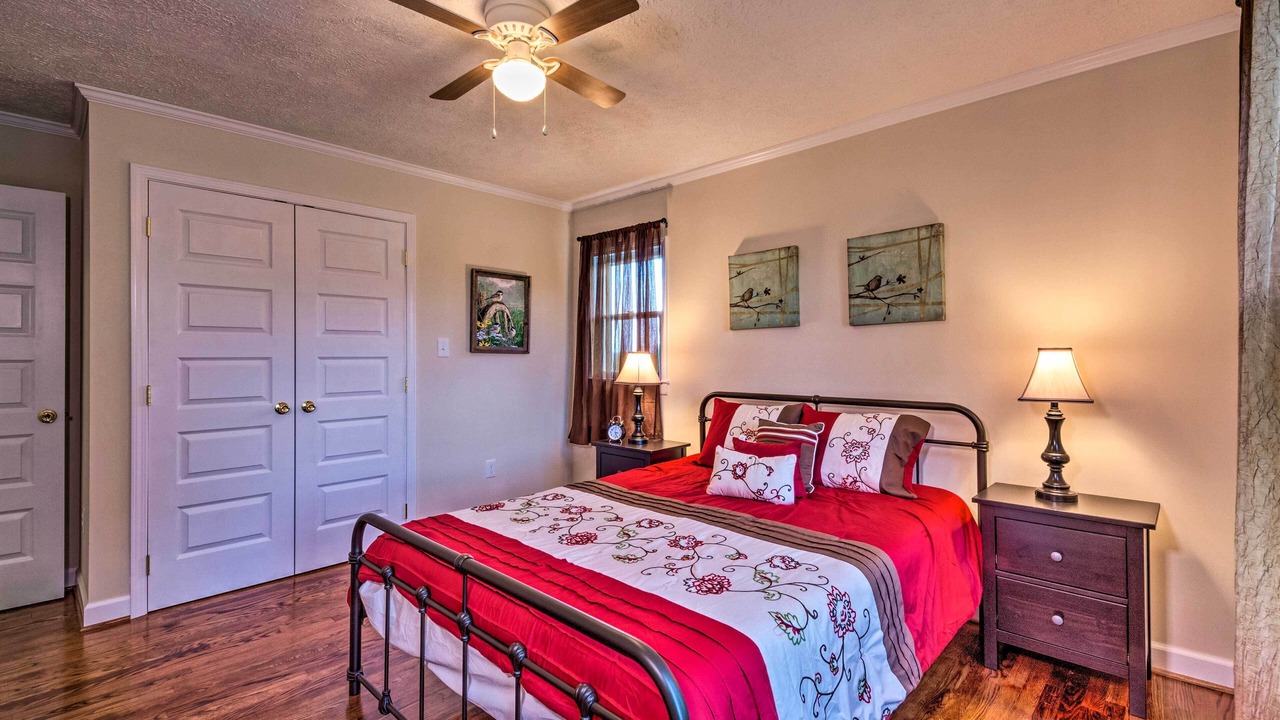 Photo of Bedroom in Byrdstown