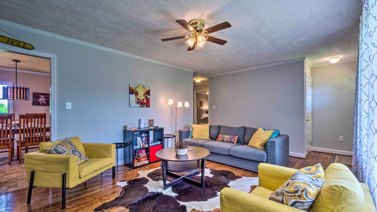 Photo of Livingroom in Byrdstown