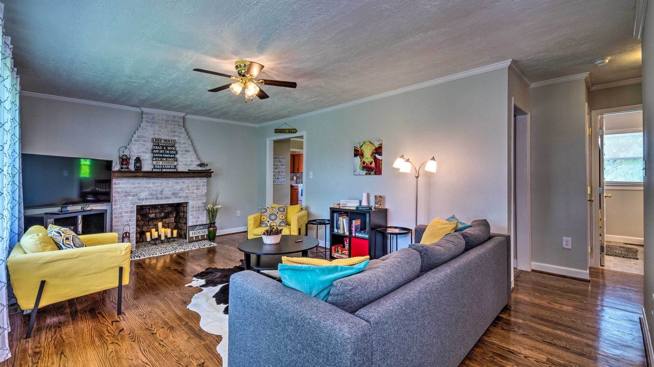 Photo of Livingroom in Byrdstown