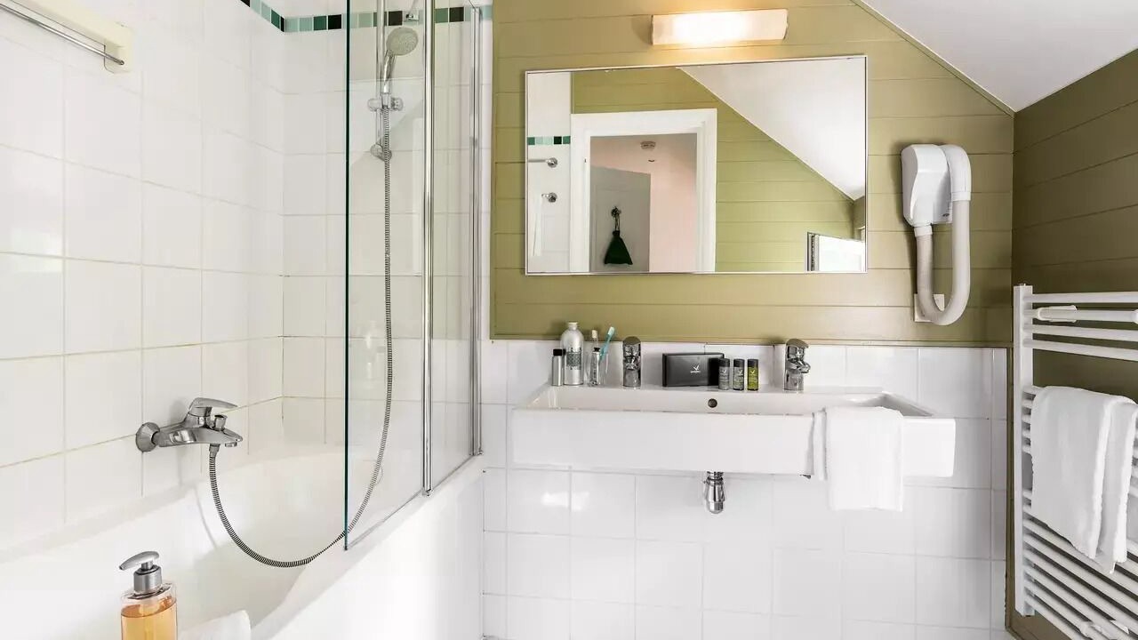 Photo of Bathroom in Chamouille