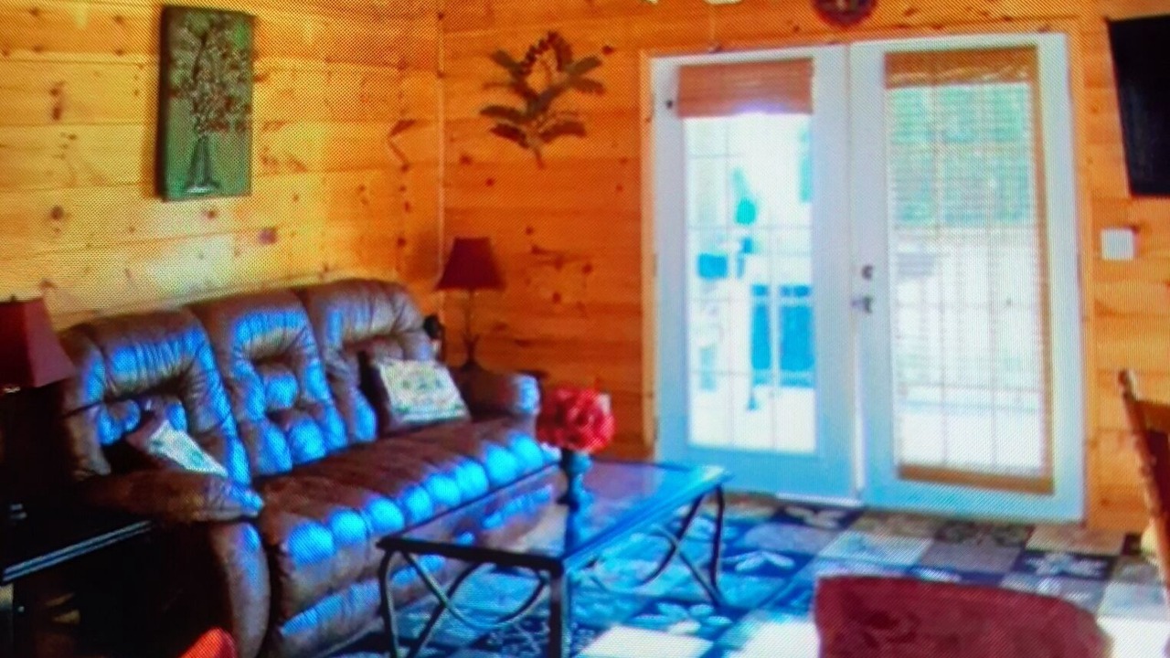 Photo of Livingroom in Westpoint
