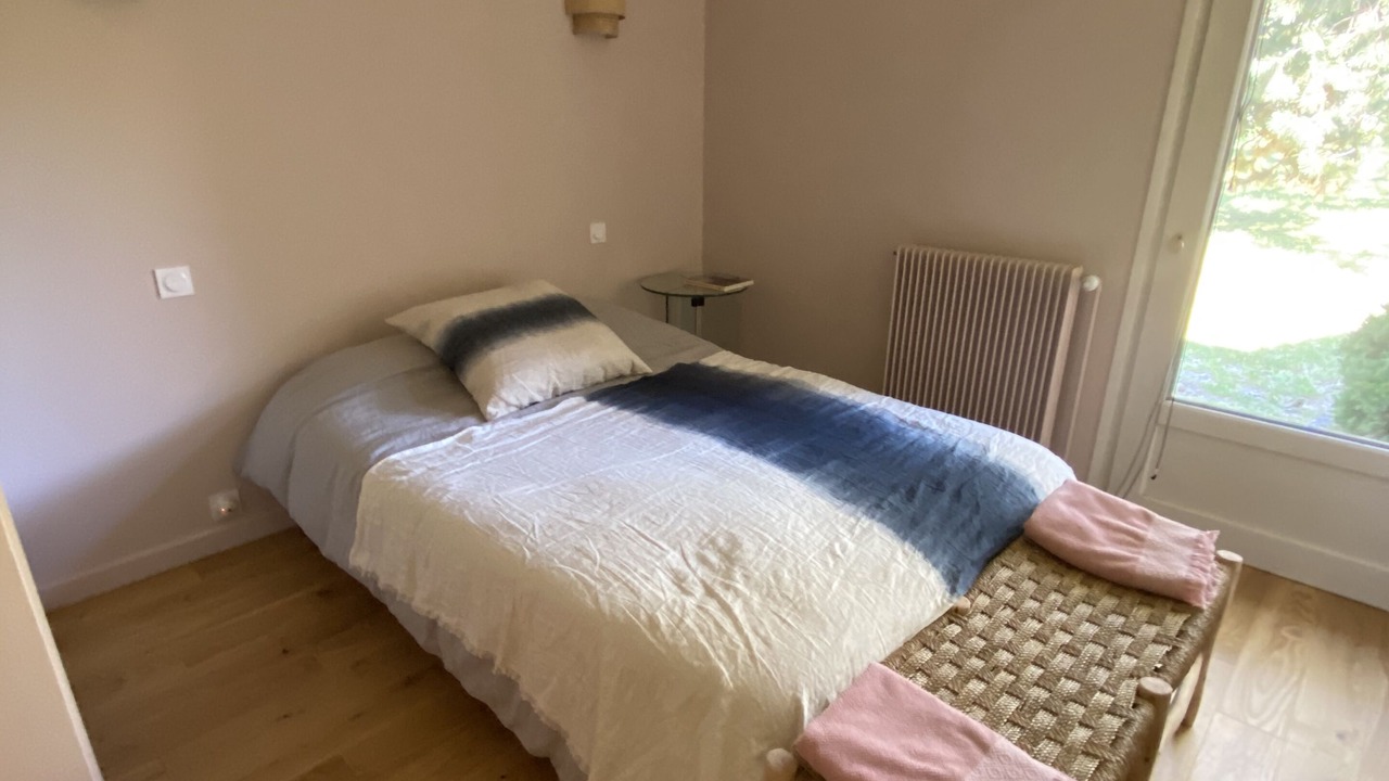 Photo of Bedroom in Givry