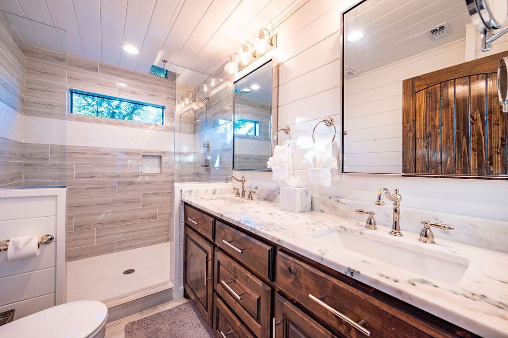 Photo of Bathroom in Broken Bow