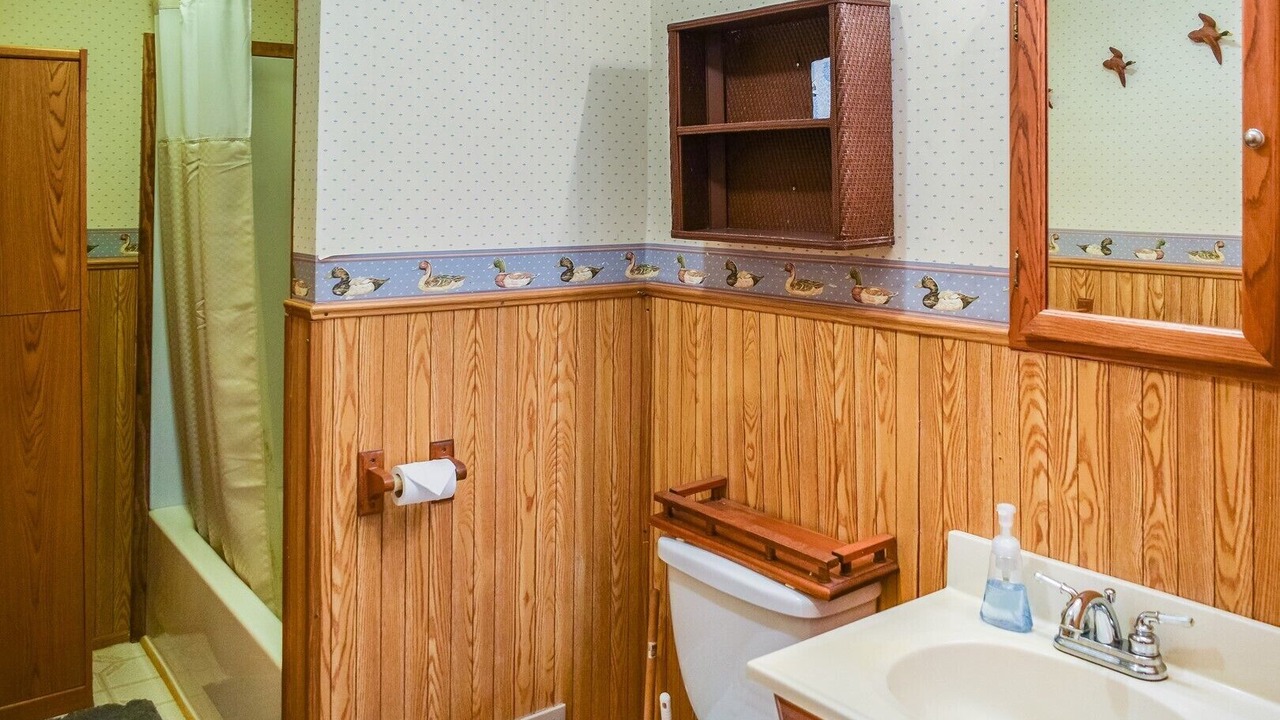 Photo of Bathroom in Town of Webb