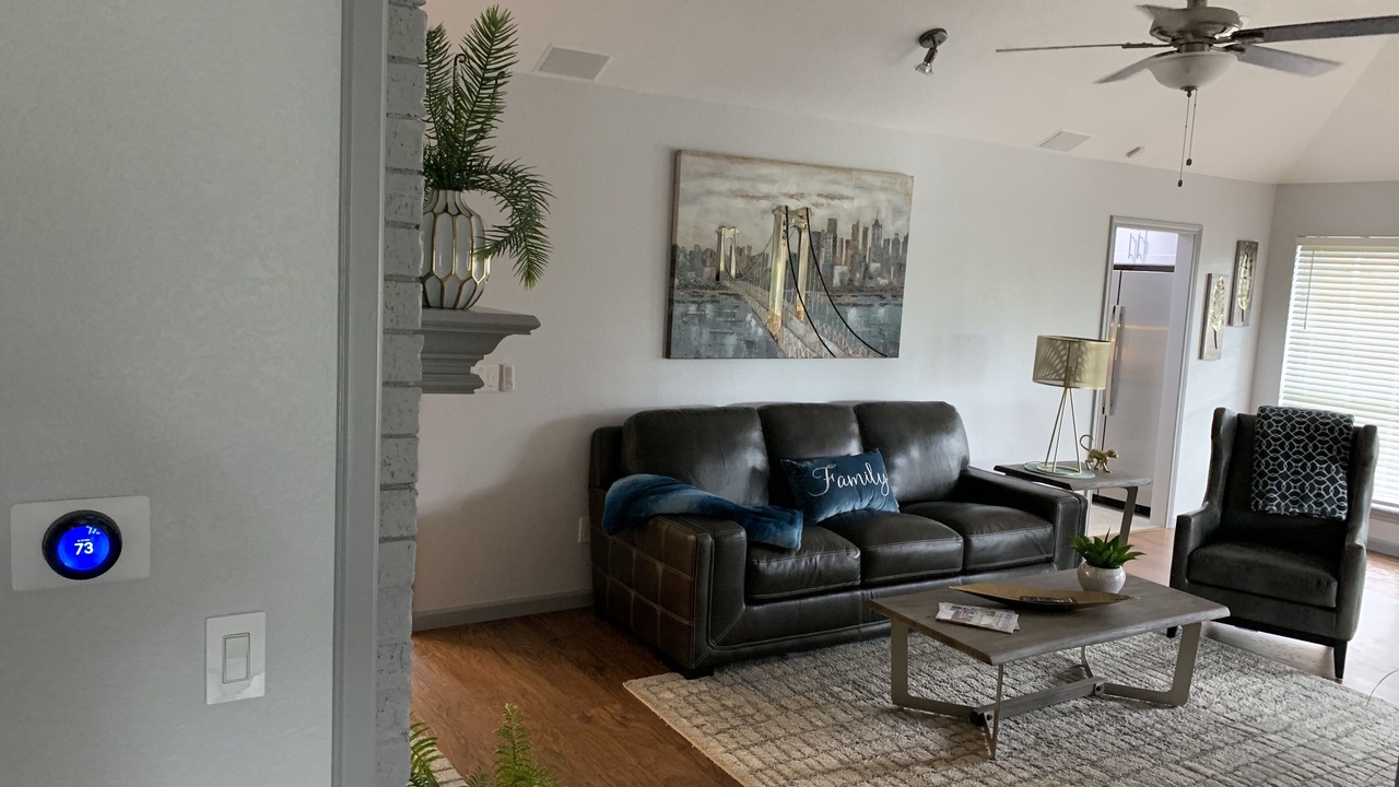 Photo of Livingroom in North Central Carrollton