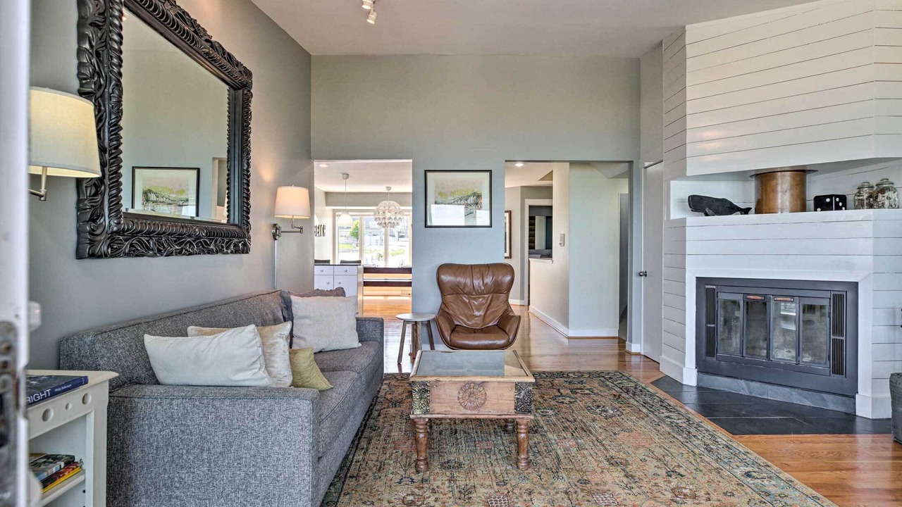 Photo of Livingroom in Miller Beach