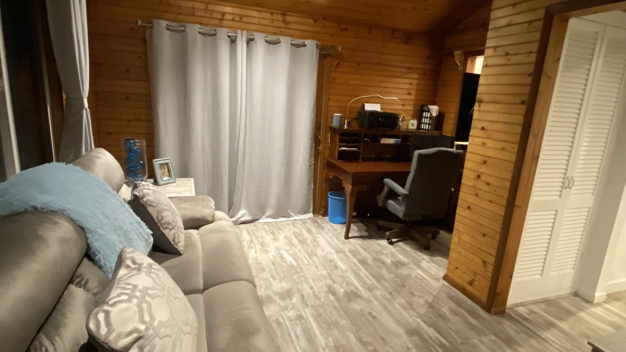 Photo of Livingroom in Laurel