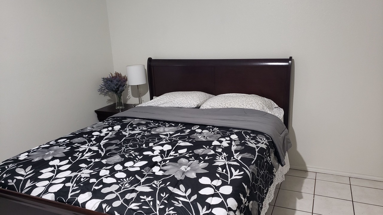 Photo of Bedroom in Edinburg