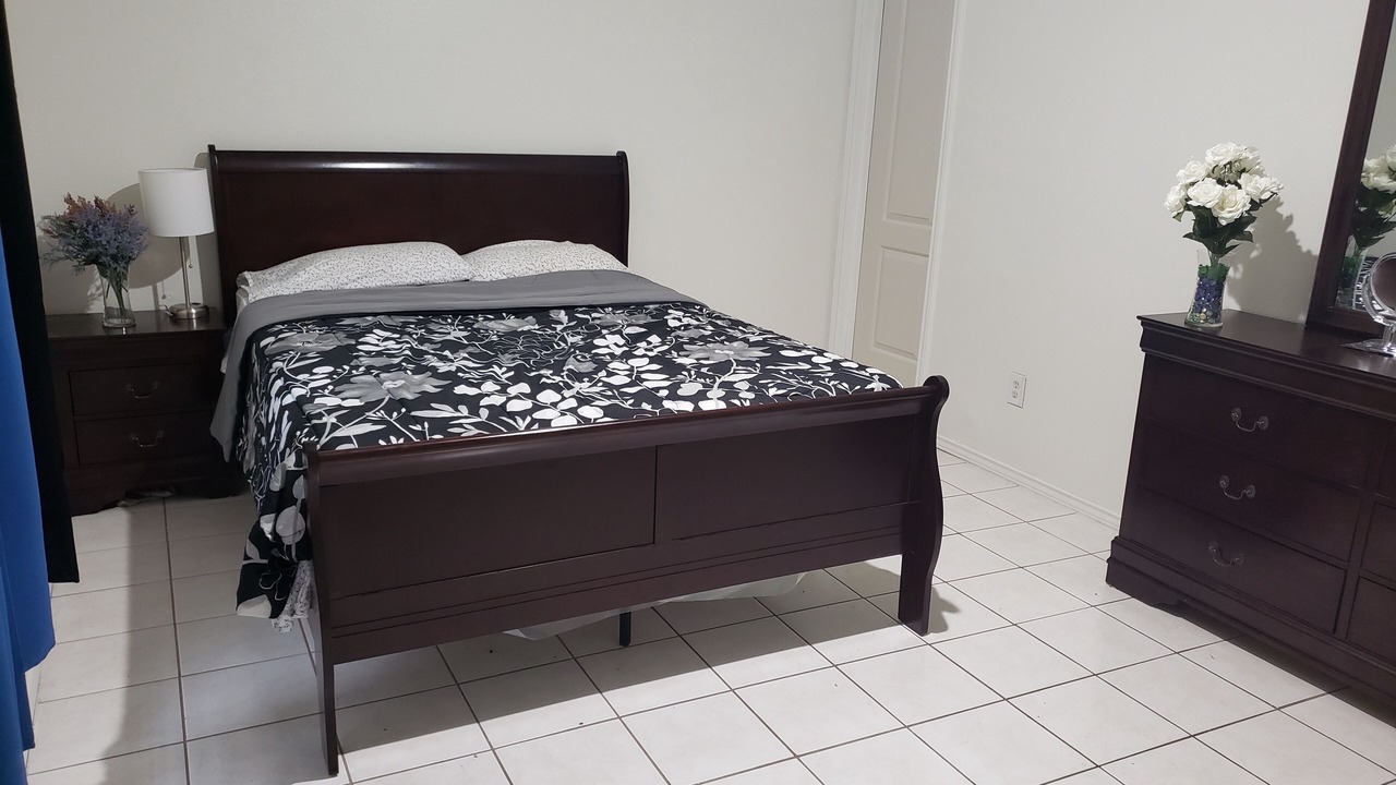 Photo of Bedroom in Edinburg