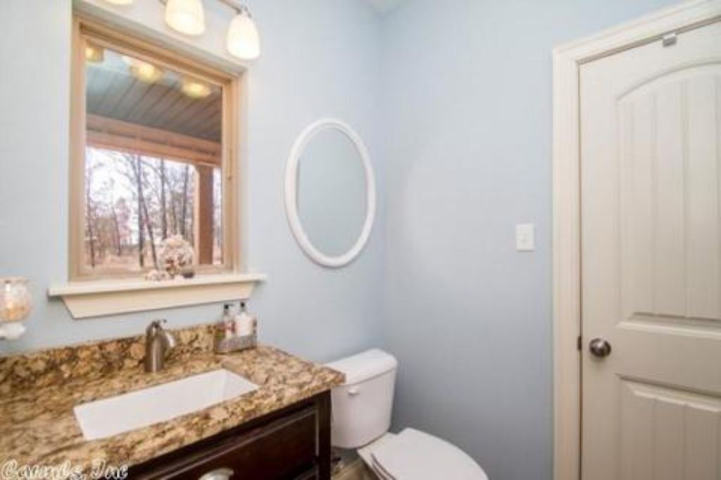 Photo of Bathroom in Center Ridge