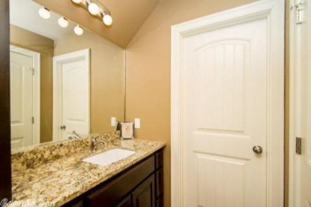Photo of Bathroom in Center Ridge