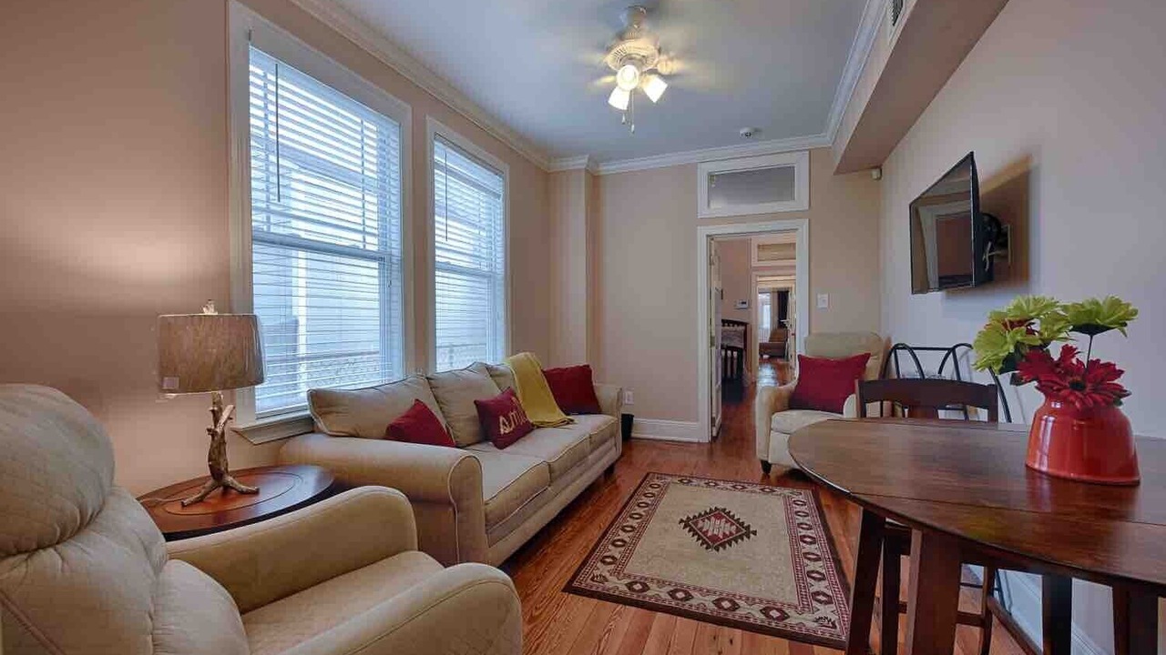 Photo of Livingroom in Tulane - Gravier