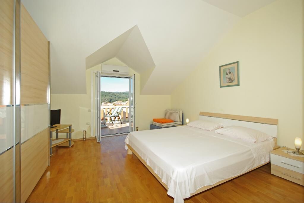 Photo of Bedroom in Sumartin