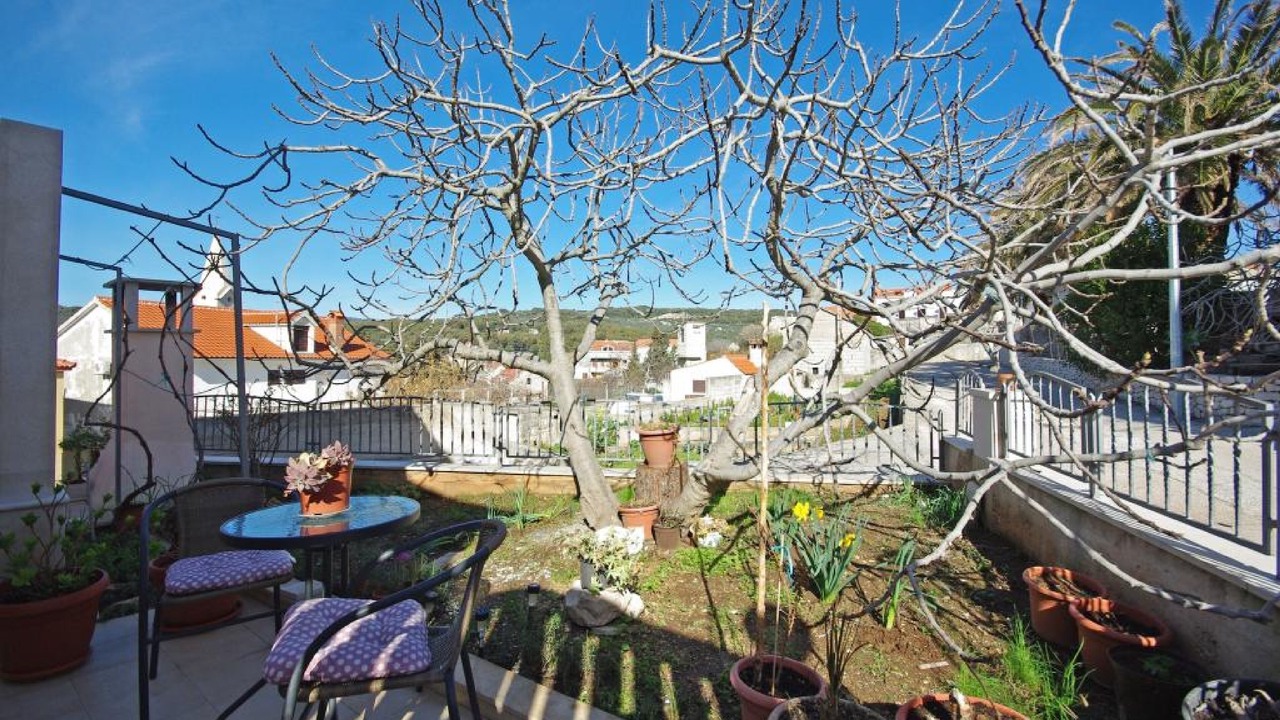 Photo of Outdoor in Sumartin