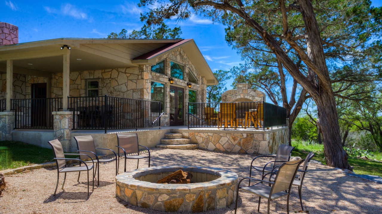 Photo of Patio Balcony in Hunt