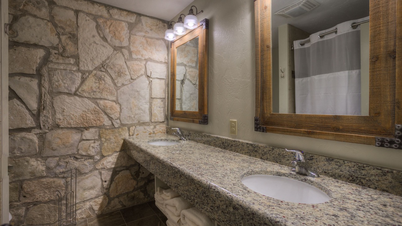 Photo of Bathroom in Hunt
