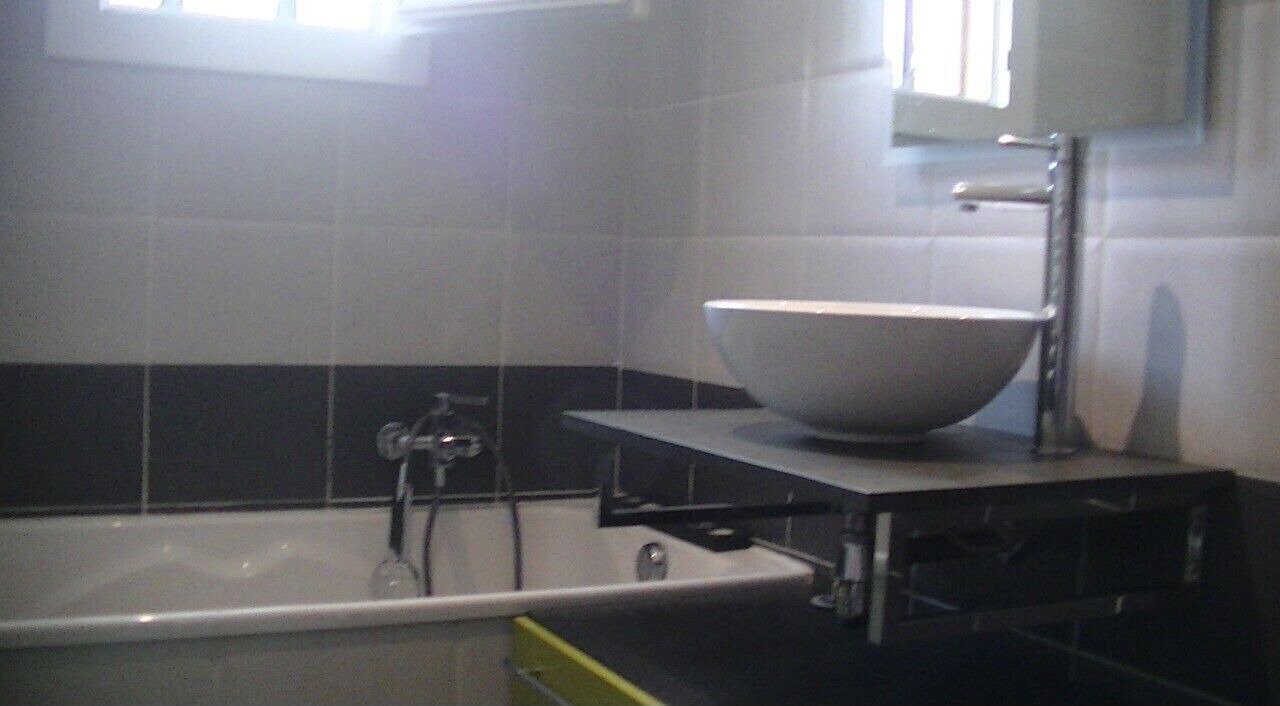 Photo of Bathroom in Beaumes-de-Venise