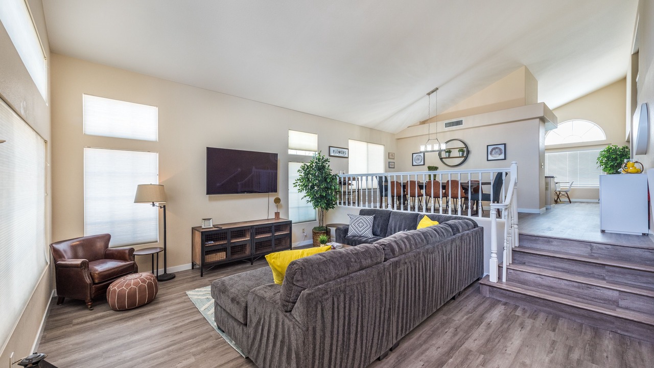 Photo of Livingroom in Green Valley North