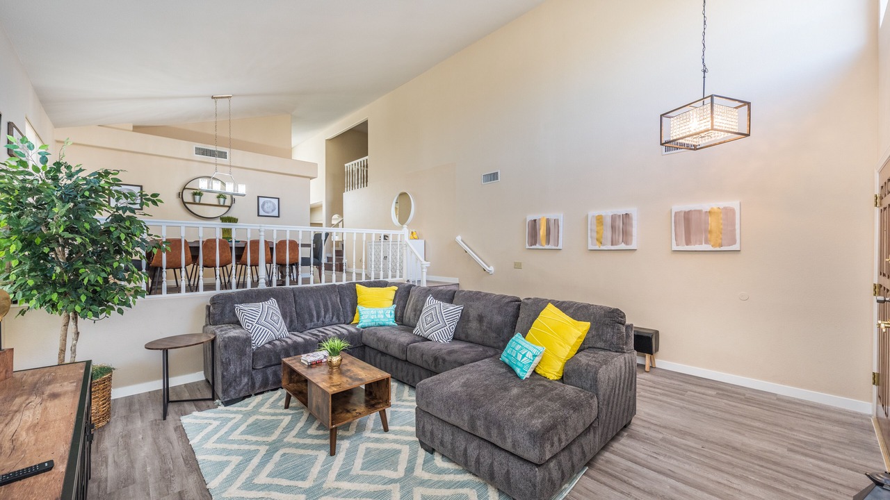 Photo of Livingroom in Green Valley North