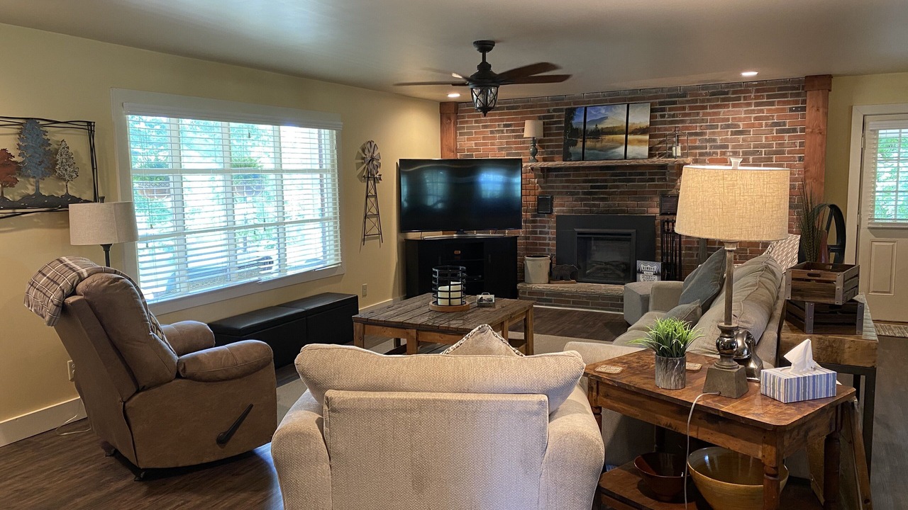 Photo of Livingroom in Jamestown
