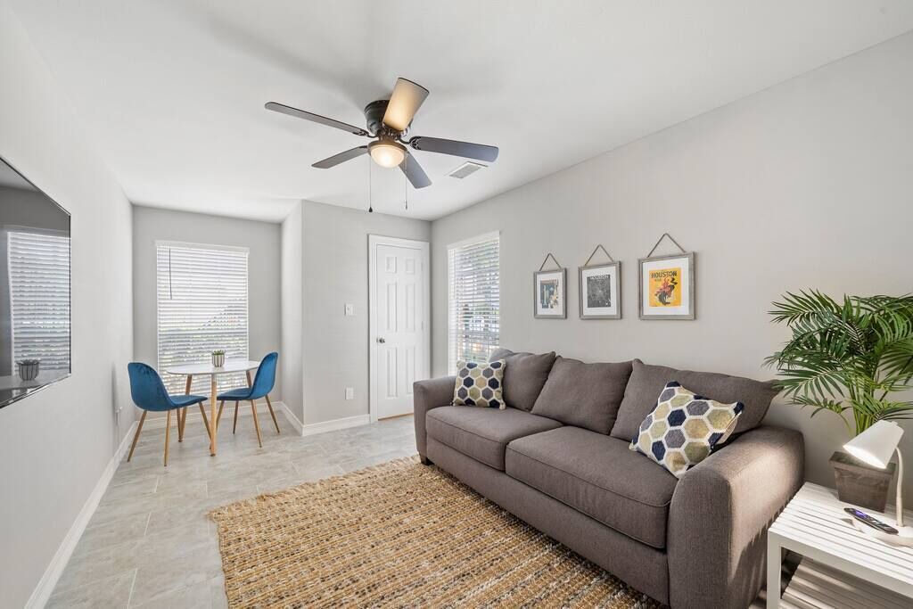 Photo of Livingroom in South Central Houston