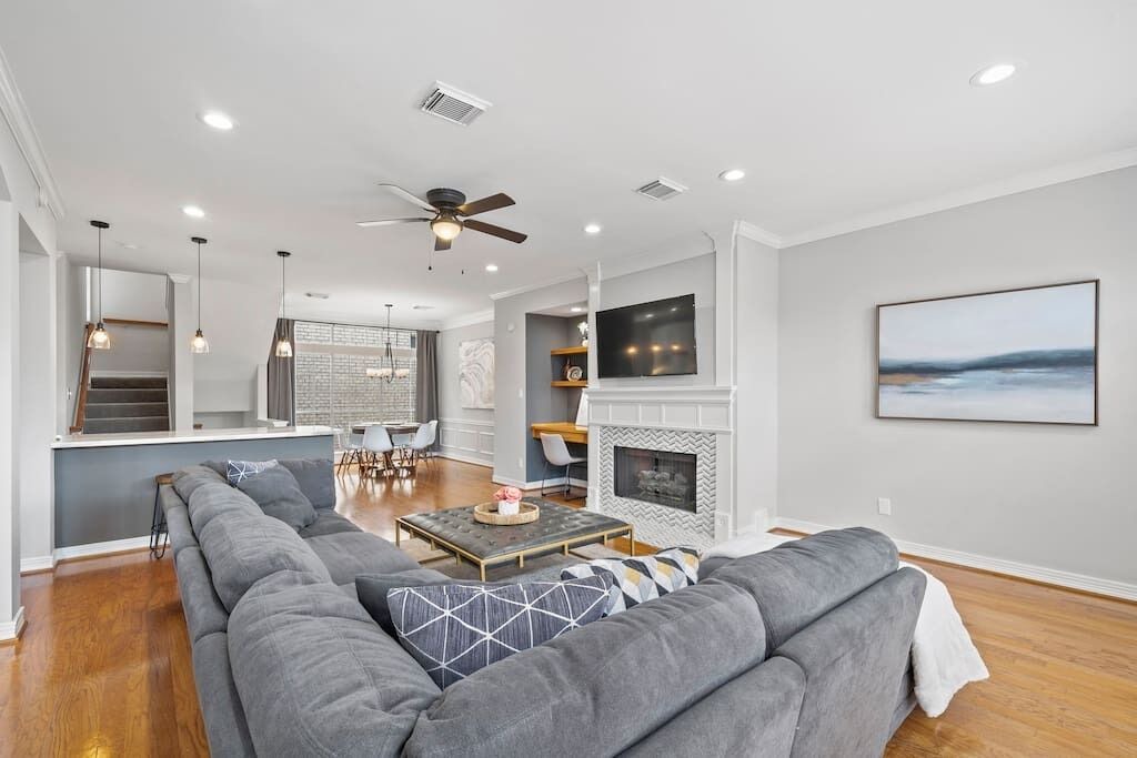 Photo of Livingroom in South Central Houston