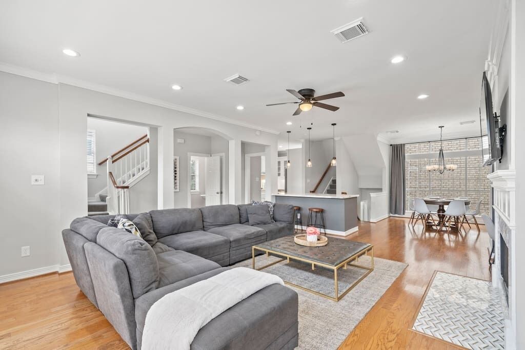 Photo of Livingroom in South Central Houston