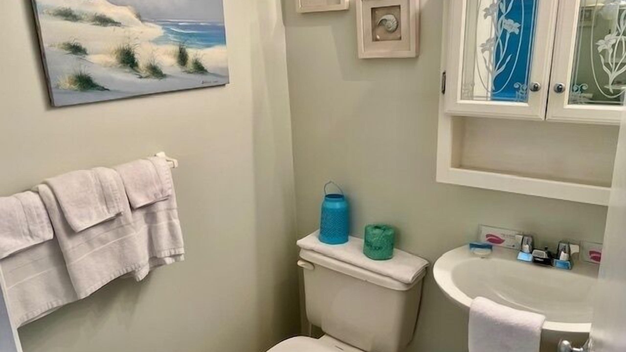Photo of Bathroom in Garden City