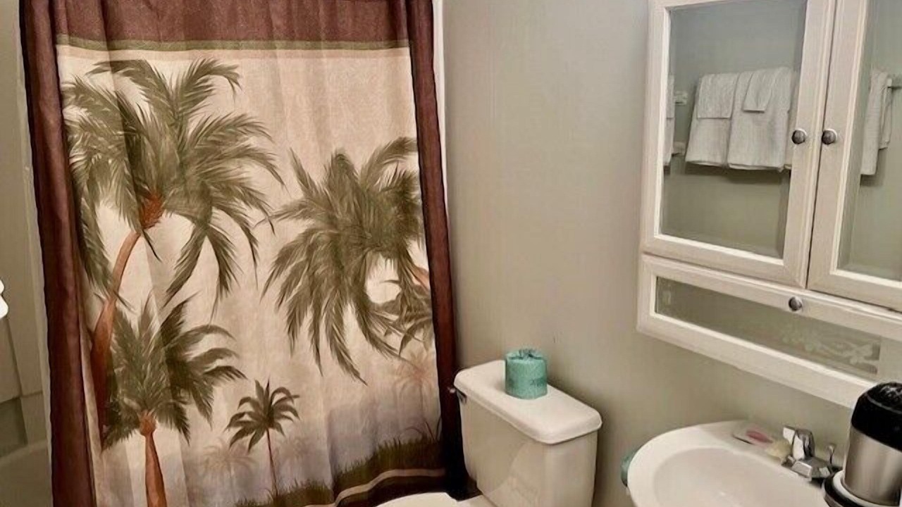 Photo of Bathroom in Garden City