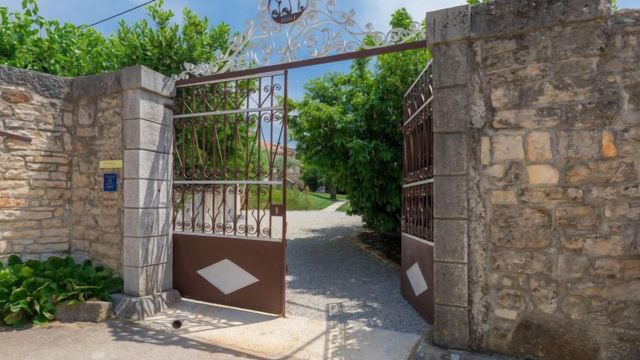 Photo of Outdoor in Radovani