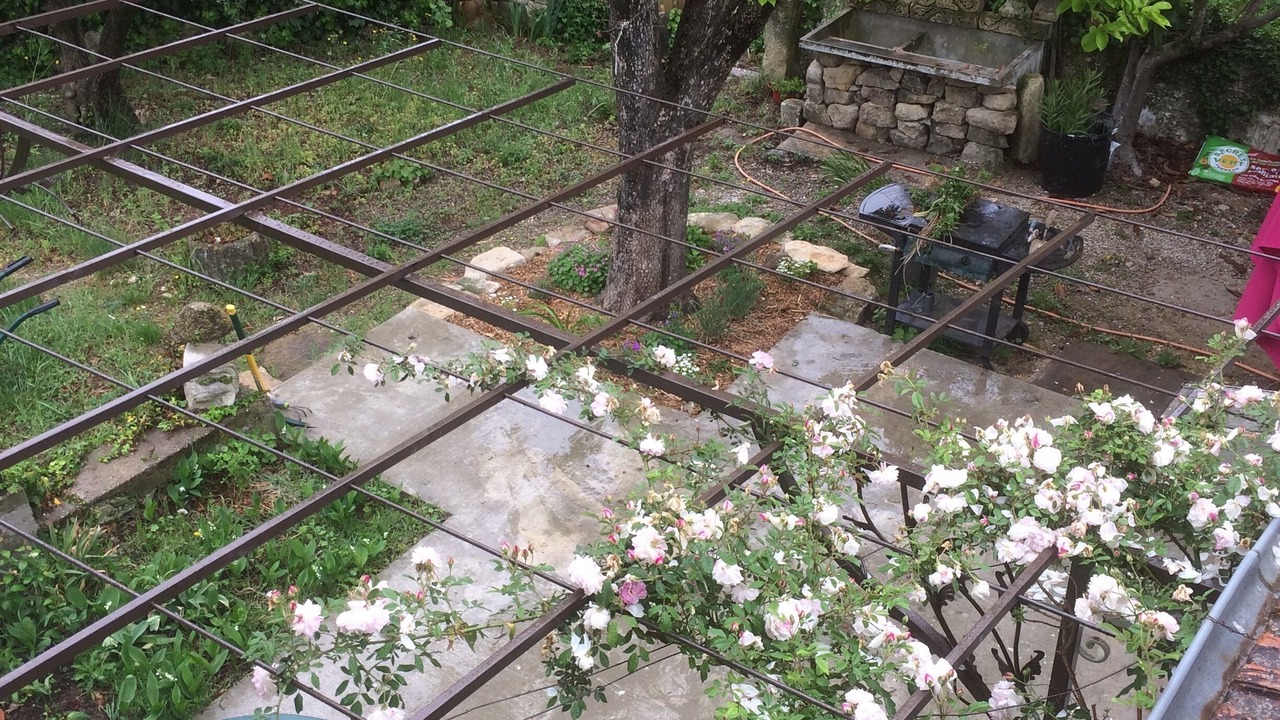 Photo of Patio Balcony in Roaix